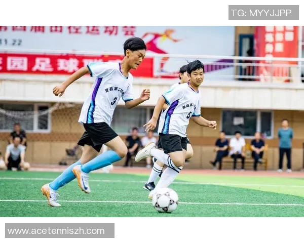 足球明星齐聚长隆乐园共庆足球盛事点燃激情与梦想