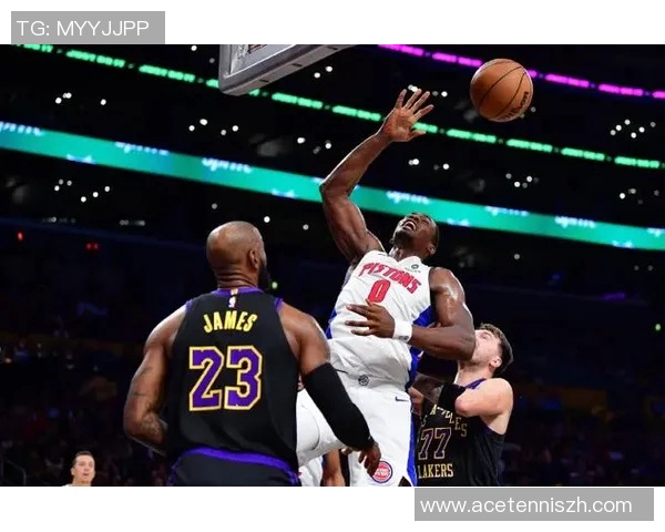 1950年活塞与湖人激战回顾：篮球历史上的经典对决与传奇瞬间